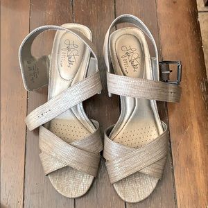 Life stride sandals